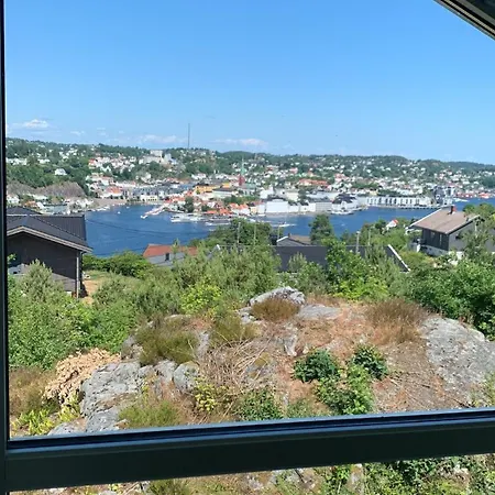 Arendalsuka - Stort Hus 15 Min Gangavstand Til Ferga *