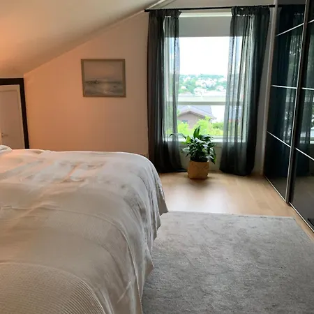 Arendalsuka - Stort Hus 15 Min Gangavstand Til Ferga * Arendal