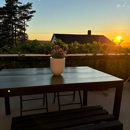 Arendalsuka - Stort Hus 15 Min Gangavstand Til Ferga