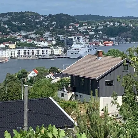Arendalsuka - Stort Hus 15 Min Gangavstand Til Ferga Tatil Evi *